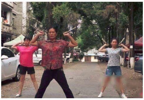 大爷大妈吃瓜缅甸,缅甸“吃瓜”现象背后的文化解读